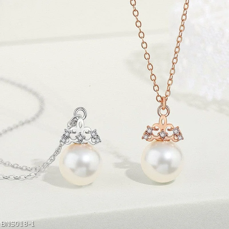 Simple Wedding Bangles For Timeless Elegance-Trendy Chain Necklace For Casual Style-Iris crown pearl pendant Necklace